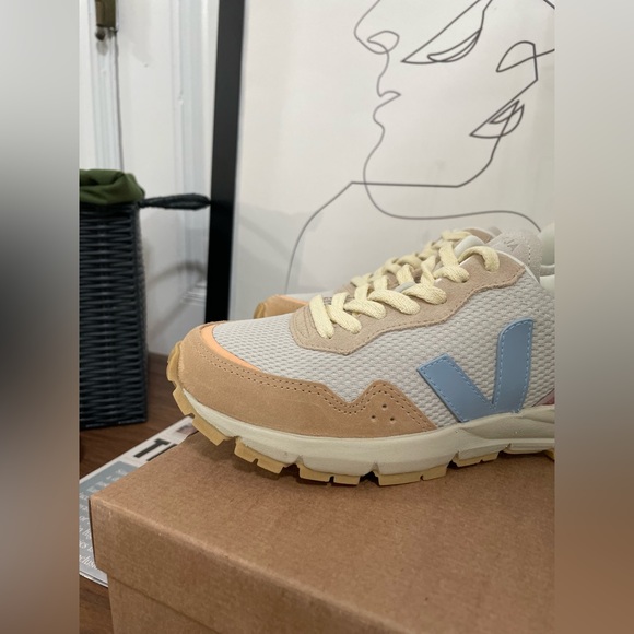 NIB Veja x ba&sh Size 38 (US 7) - Picture 2 of 8